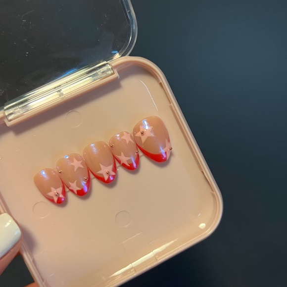 Press on nails - Picture 3 of 5